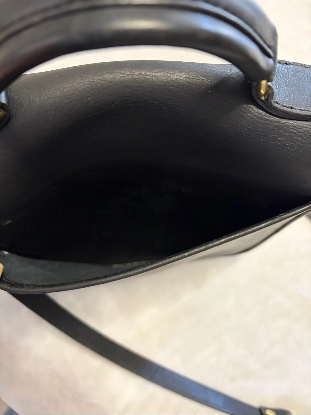 VTG Kirkland Signature Black Leather Crossbody Station Bag Flap Top Handle